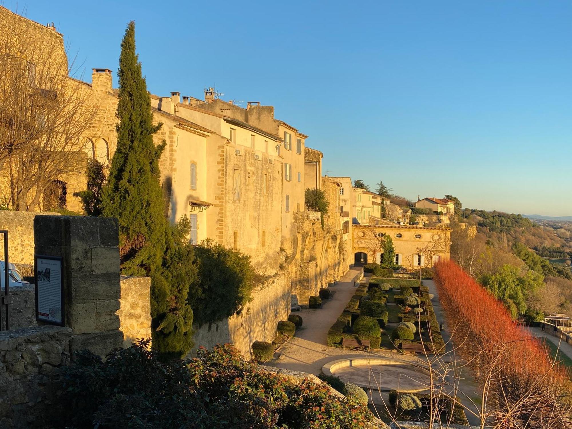 Clementine - Joli Studio Prive Avec Clim Calme A 70 M Du Centre Village De Lauris Exterior photo